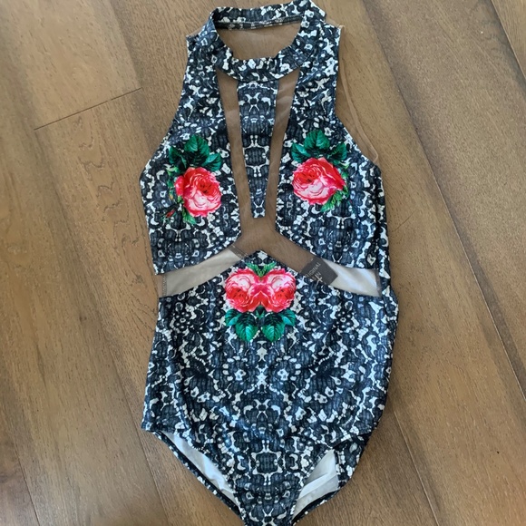 LF Floral SheervBodysuit - Picture 1 of 15